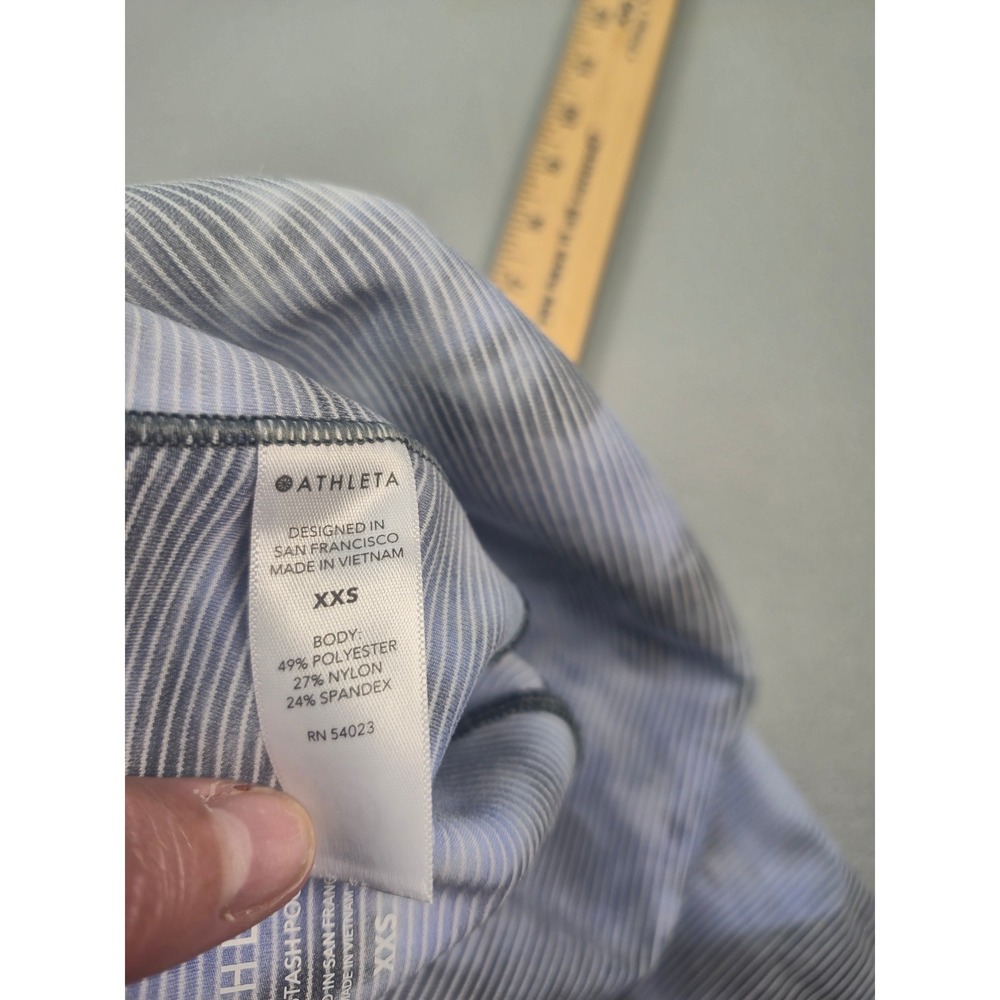 Athleta Salutation Stash Pocket II Capri Leggings XXS Blue Tie Dye Stripe Yoga - Picture 5 of 7